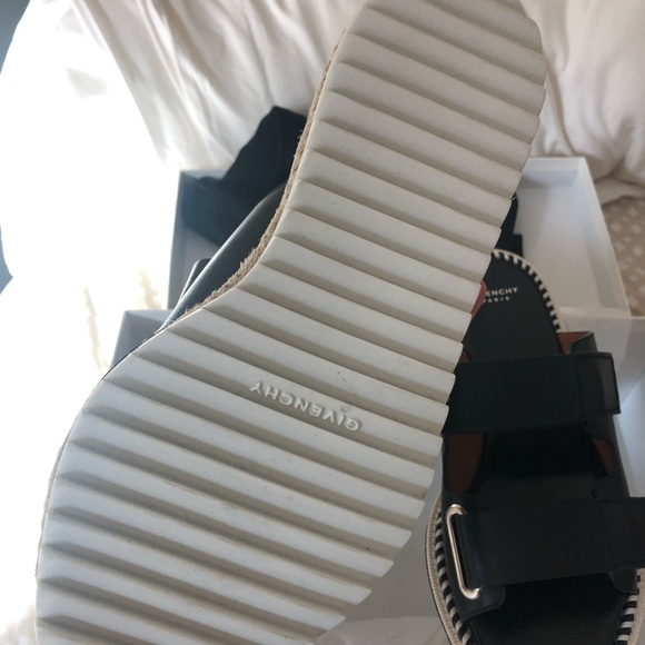 ✨NWT Givenchy Leather Slide Sandals - Picture 5 of 8